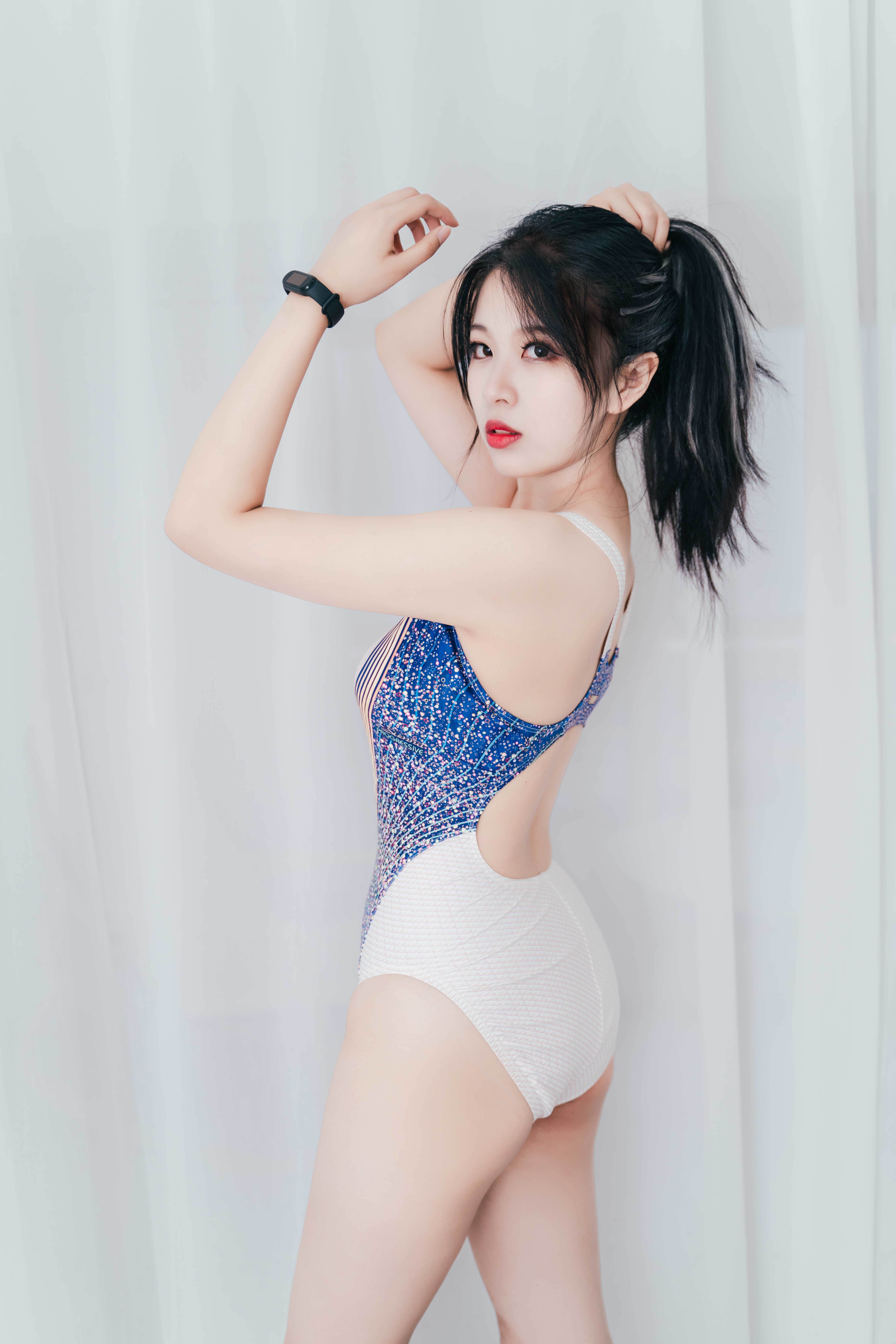 (2)